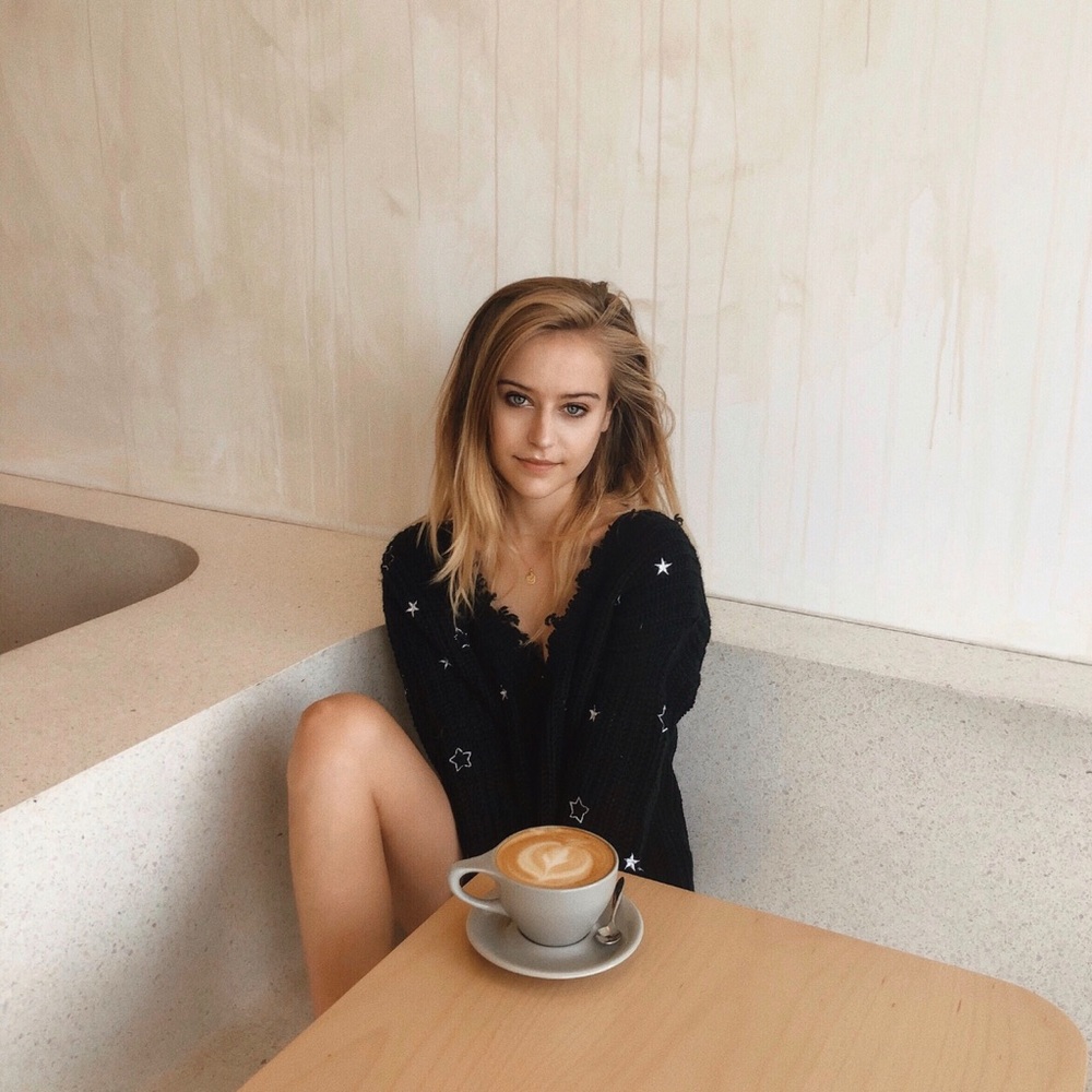 4si3nna star distressed sweater